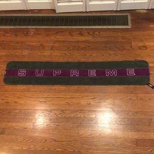 Supreme Purple/green POLARTEC 200 series scarf great for the upcoming winter!
